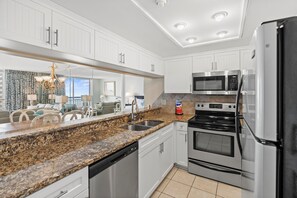 Fridge, microwave, oven, stovetop - South Hampton 1406 3 Br Oceanview Pool Beach (Myrtle Beach)