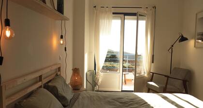 Pina Hideaway with a sea view rooftop terrace