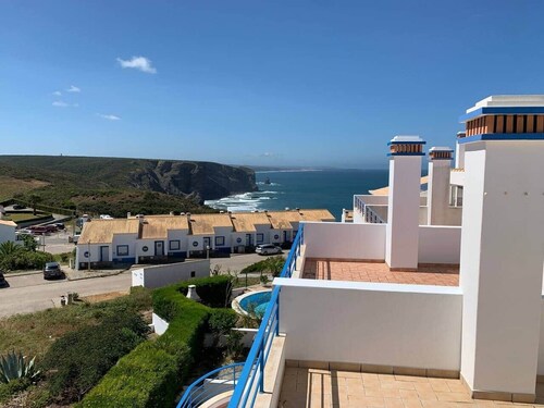 Pina Hideaway with a sea view rooftop terrace