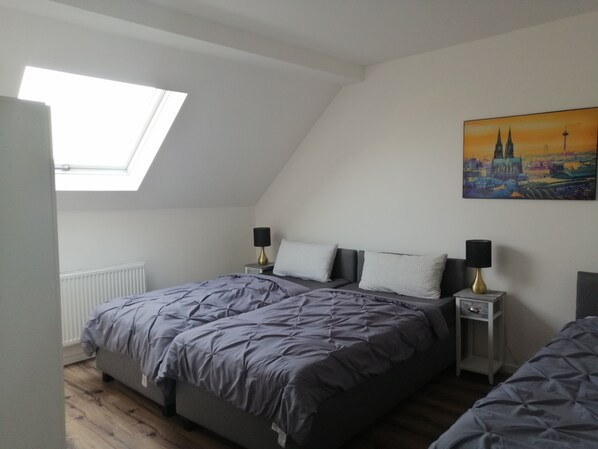 3 bedrooms, iron/ironing board, WiFi, bed sheets