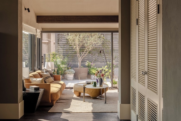 City Suite, City View