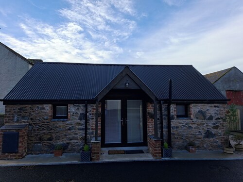 Kintrae Cottage


Close to Game of Thrones Studio