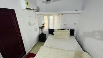 Skrivebord, arbejdsområde til bærbare computere, gratis Wi-Fi