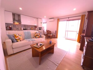 Apartment | Living room - Caparica Apartment for 4 (Almada)