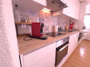 Apartment | Private kitchen - Caparica Apartment for 4 (Almada)