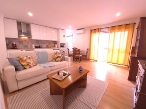 Apartment | Living room - Caparica Apartment for 4 (Almada)