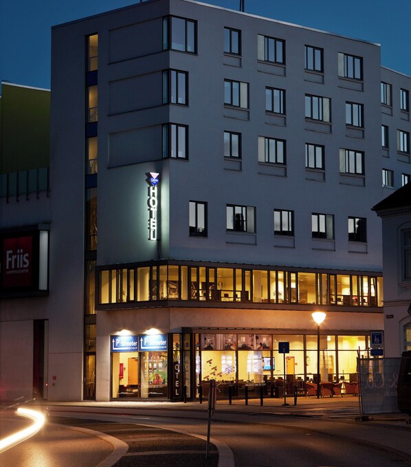 Exterior - Test property > internal > do not Return to Lead (Prague)