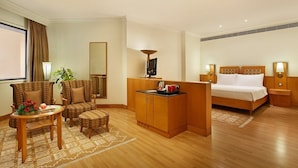 Classic Double Room, Garden View | Meja, ruang kerja komputer riba, Wi-fi percuma 