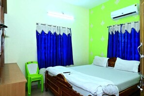 Deluxe Double Room - Kirti Inn Puri (Puri)