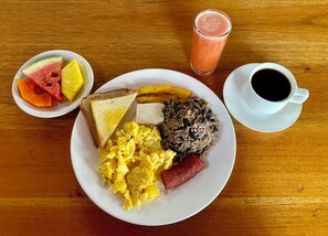 Colazione a base di specialità locali inclusa, servita tutte le mattine 