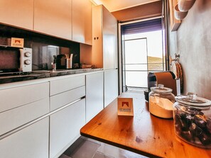 Apartment | Private kitchen - Bridge View Apartment in Sacavem (Lisbon)