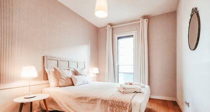 Bridge View Apartment in Sacavem