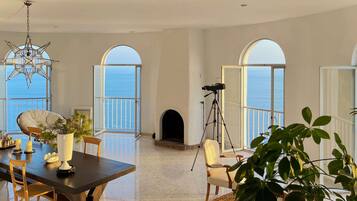 Villa | 4 bedrooms, Internet