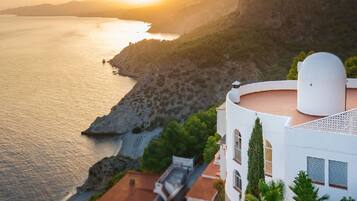 Villa | 4 bedrooms, Internet