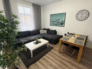 Living area - Cologne apartment 2C (Köln)