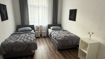 Iron/ironing board, WiFi