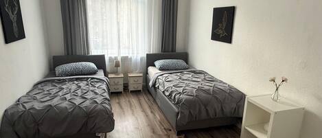 Tabla de planchar con plancha y wifi