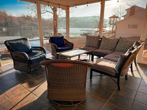 Älytelevisio, takka, videopelejä