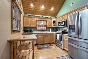 Fridge, microwave, oven, stovetop - Welcome to Starry Night Hollow in Murphy, NC by Lees Acres (Murphy)