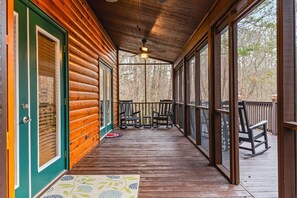 Terrace/patio - Welcome to Starry Night Hollow in Murphy, NC by Lees Acres (Murphy)