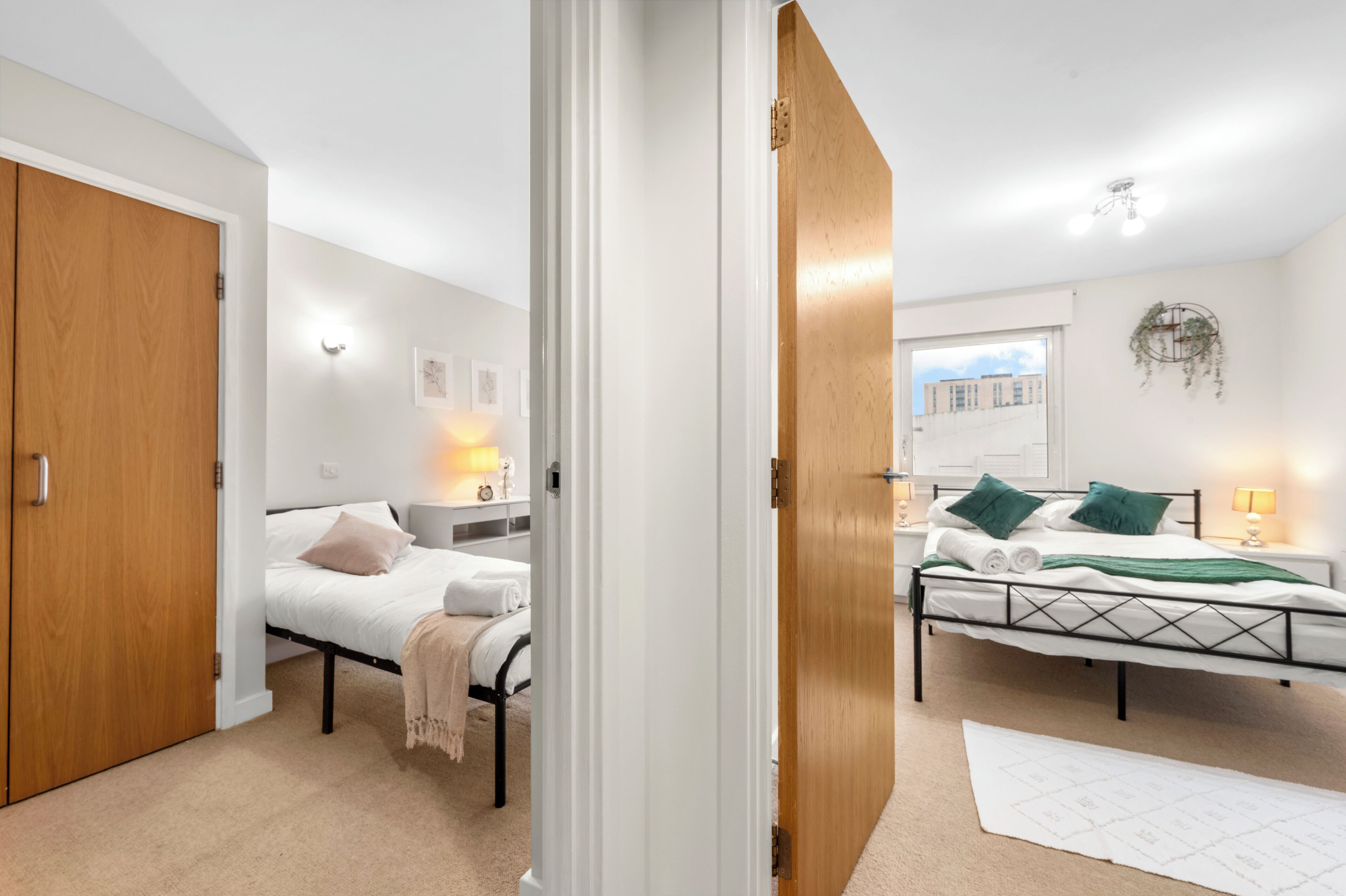 2 soverom, strykejern/-brett, reiseseng for barn og wi-fi (inkludert)