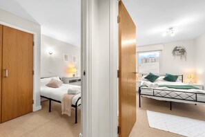 2 soverom, strykejern/-brett, reiseseng for barn og wi-fi (inkludert)