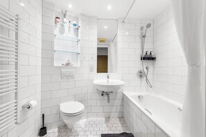 Hair dryer, towels, soap, shampoo - Stylish 2BR| Wembley Stadium| Free Parking|Balcony (Wembley Park)