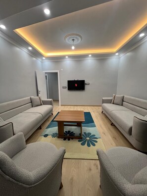 Laptop workspace, iron/ironing board - Bediroğlu Apart (Arnavutköy)