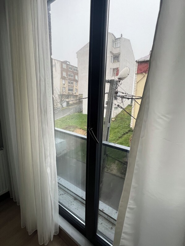 Classic-Apartment, 1 Doppelbett, Stadtblick | Hochwertige Bettwaren, laptopgeeigneter Arbeitsplatz