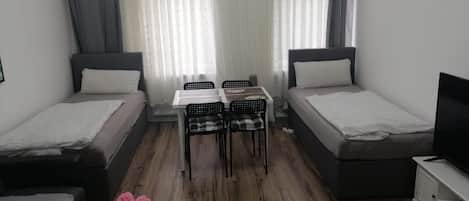 Fer et planche à repasser, Wi-Fi, draps fournis