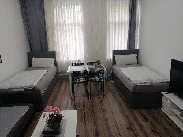 Iron/ironing board, WiFi, bed sheets