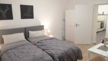 Bügeleisen/Bügelbrett, WLAN, Bettwäsche