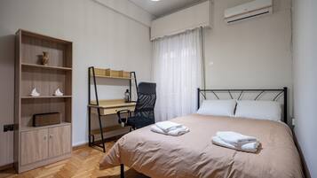 Fer et planche Ă repasser, accĂšs Internet, draps fournis