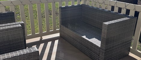 Casa rodante, 3 habitaciones, para fumadores, patio | Terraza o patio