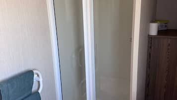 Mobile Home, 3 Bedrooms, Smoking, Patio | Bathroom
