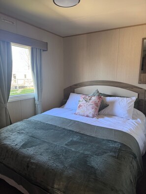 Mobile Home, 3 Bedrooms, Smoking, Patio | 4 bedrooms - Cozy Caravan at Tower Lawn, Haggerston Castle Perfect Family Getaway (Berwick-upon-Tweed)