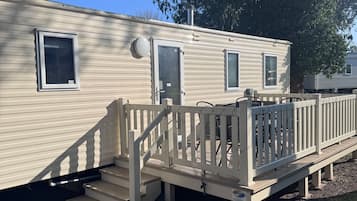 Mobile Home, 3 Bedrooms, Smoking, Patio | Exterior