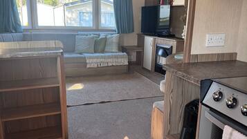 Nhà di động, 3 phòng ngủ, hút thuốc, sân hiên | Phòng khách