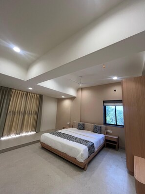 WiFi - 9-bedroom hotel in perfect Anand with AC and fitness room (Anand)
