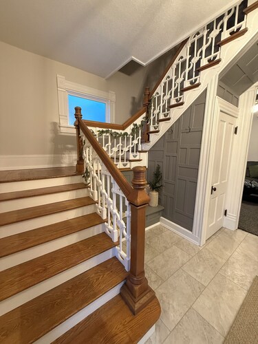 Blue Haven on Wiley, Steps to Downtown, Sleeps 10