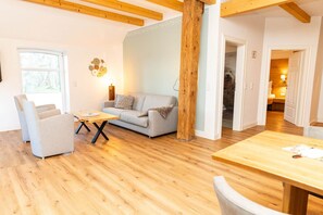 TV - Vacation apartment 12 - Radbod (Norden)