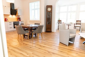 Dining - Juliane | Charming Apartment with a Bay Window | North Sea (Norden)