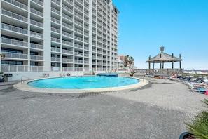 Indoor pool - Summer House unit 1005B 3br and 2ba Gulf Front in Orange Beach sleeps 8 (Orange Beach)