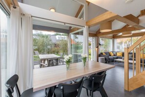 House | Dining - Modern Comfort, Close to the Beach (Renesse)
