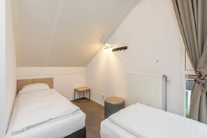 House | 3 bedrooms, bed sheets - Modern Comfort, Close to the Beach (Renesse)