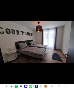 Bügeleisen/Bügelbrett, WLAN, Bettwäsche