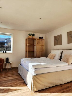 1 chambre, fer et planche à repasser, accès au Wi-Fi (inclus)