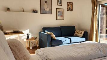 1 bedroom, iron/ironing board, WiFi (free), bed sheets