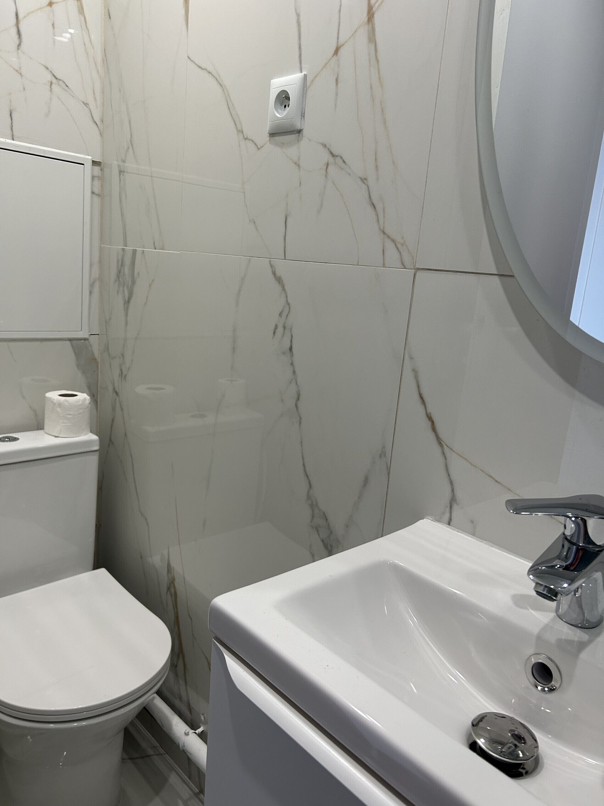 Dusche, Haartrockner, Bidet, Handtücher