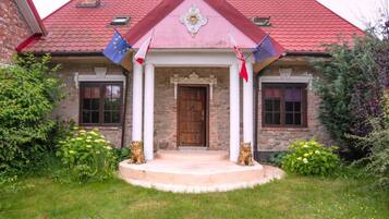 House | Bahagian luar